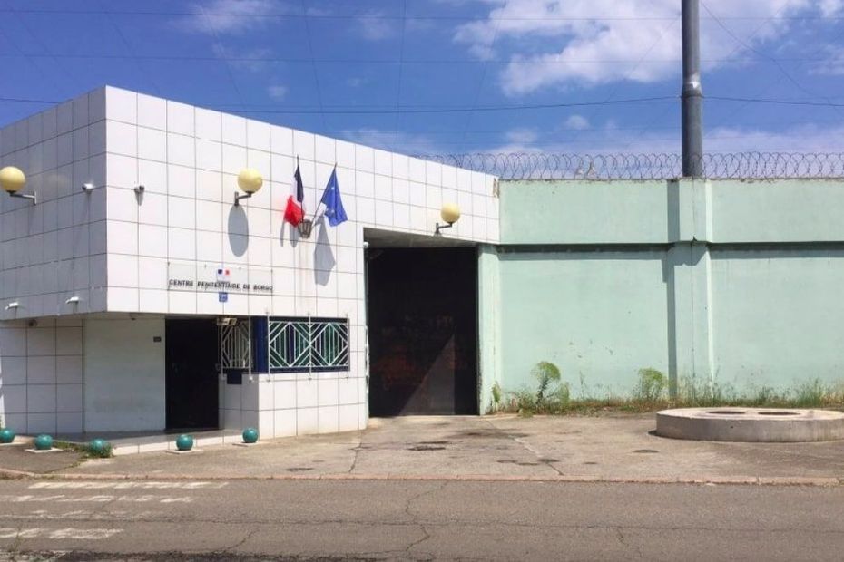 Prison de Borgo : deux voitures de gardiens incendiées dans la nuit