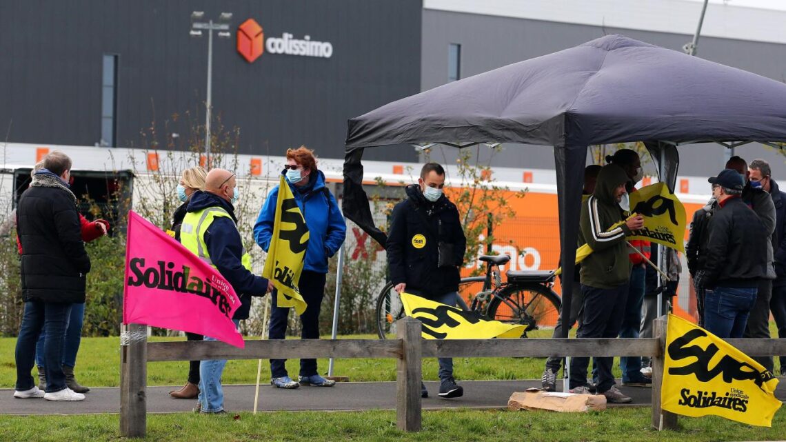 – Une vingtaine de salariés mobilisés contre les conditions de travail à la plateforme Colissimo de Douvrin