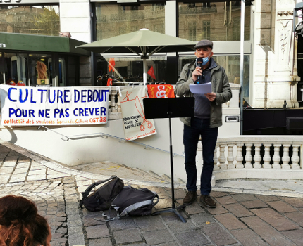 Près d&rsquo;une centaine d&rsquo;acteurs de la culture de Grenoble se sont rassemblés contre le nouveau confinement