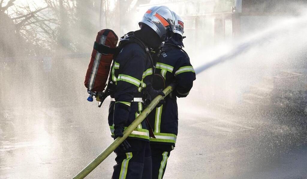 Dans le Finistère, les pompiers obligés de se raser la barbe