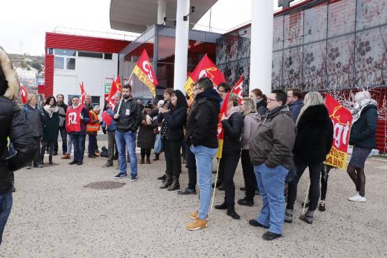 Les caissières de Géant Casino à Vals-près-le-Puy lèvent leur droit de retrait suite à des négociations « satisfaisantes »