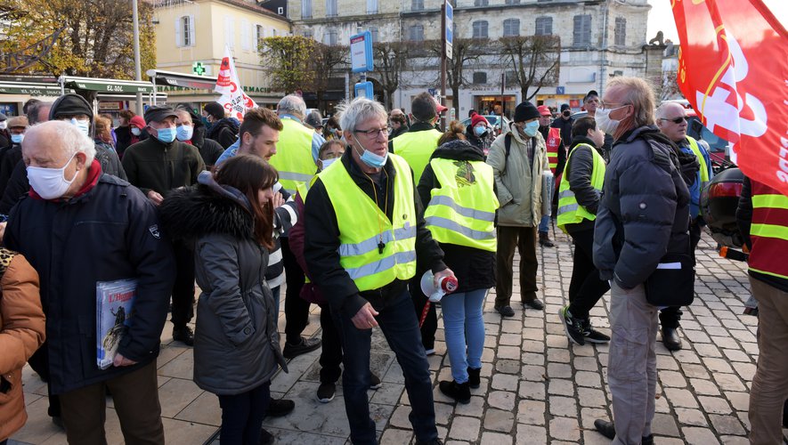 Mobilisés pour l’emploi et contre la loi Sécurité globale à Auch