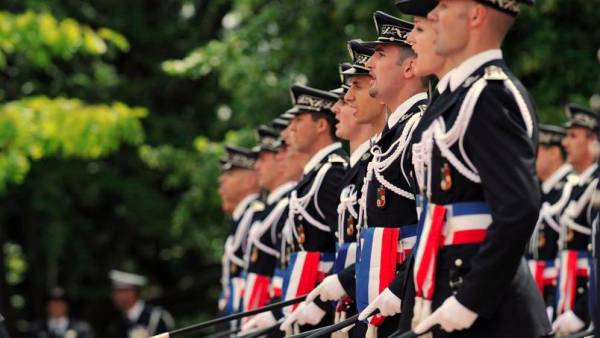Commissaire de police grièvement blessé au Havre : les deux dockers suspectés restent libres